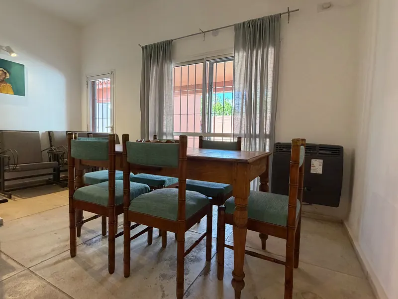 Comedor con mesa para 6